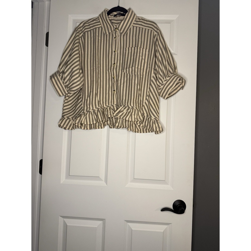 Chyrii Half Sleeve Button Up Ruffle Striped Top Large Nwt